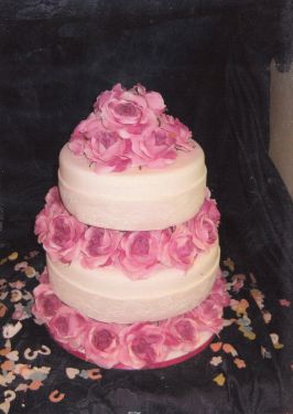 Click Here To Enlarge This Photo Of Rosie Wedding Cake